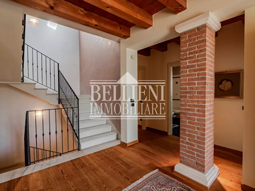 Immagine 17 di Villa in vendita  in Via Francesco Crispi a Costabissara