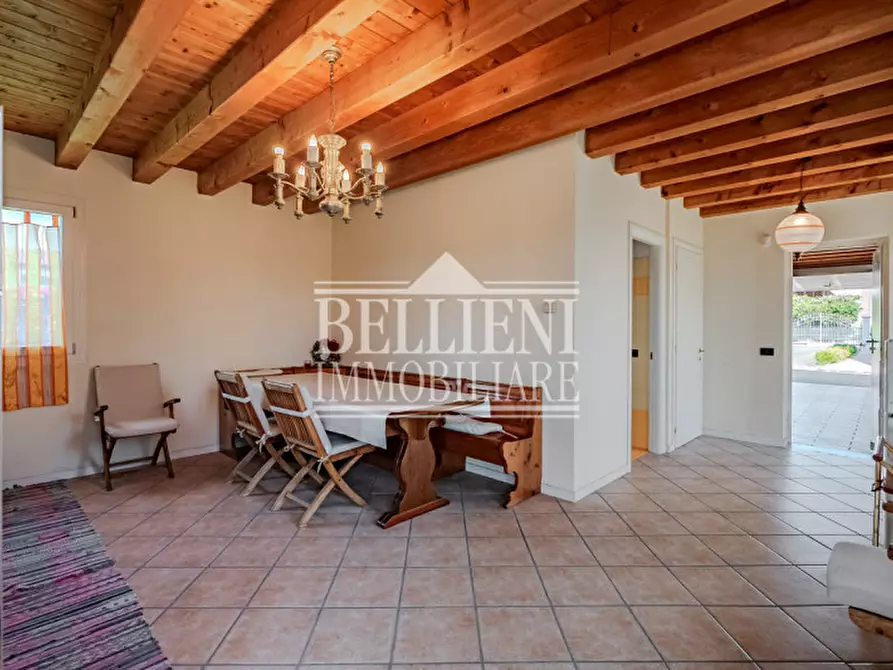 Immagine 25 di Villa in vendita  in Via Francesco Crispi a Costabissara