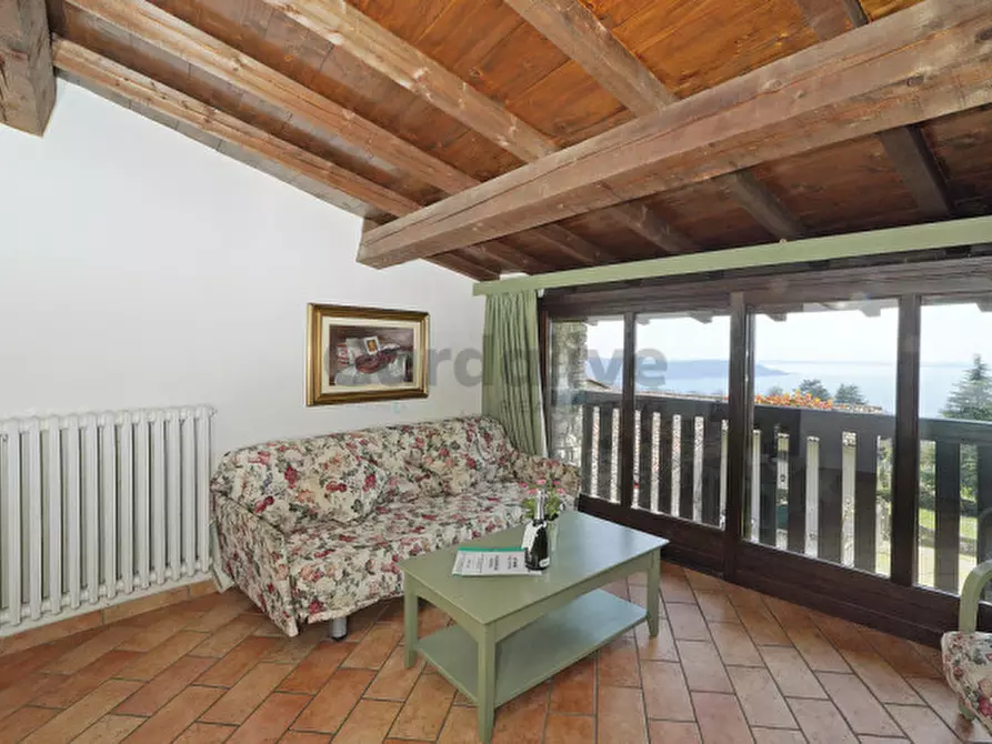 Immagine 15 di Palazzo in vendita  in Via Liano a Gargnano