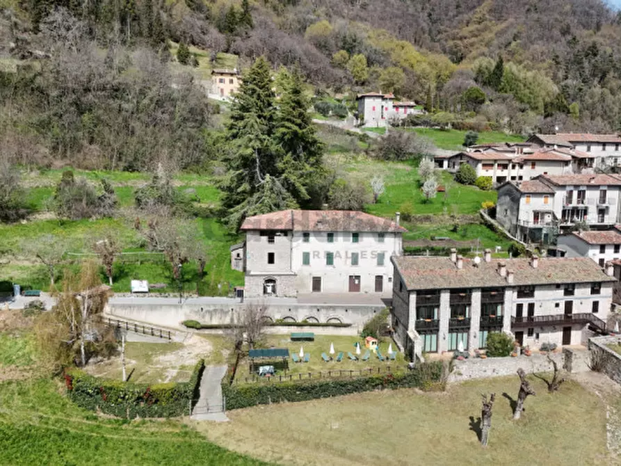 Immagine 21 di Palazzo in vendita  in Via Liano a Gargnano