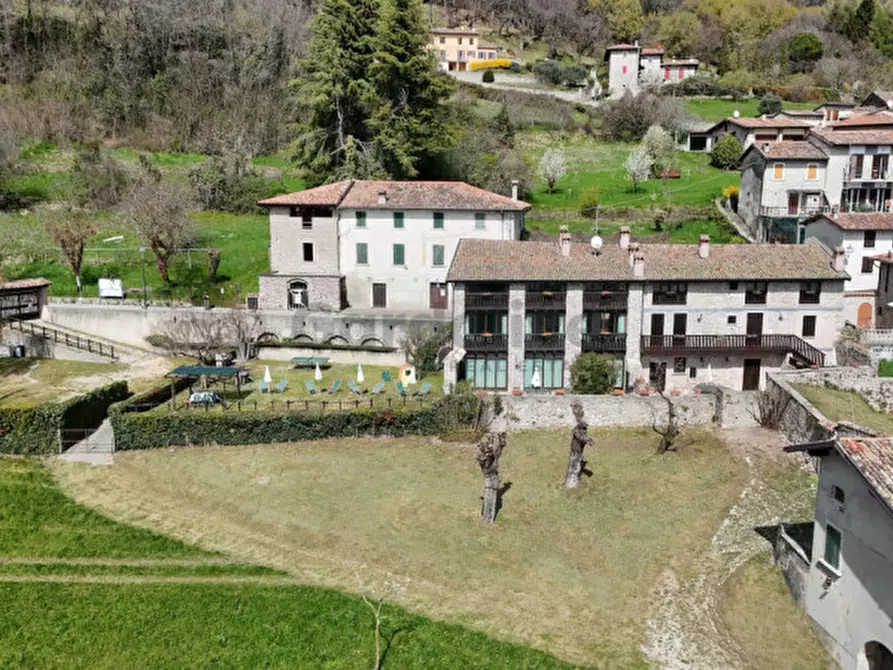 Immagine 23 di Palazzo in vendita  in Via Liano a Gargnano