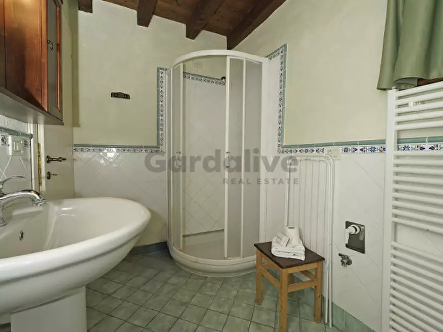 Immagine 24 di Palazzo in vendita  in Via Liano a Gargnano
