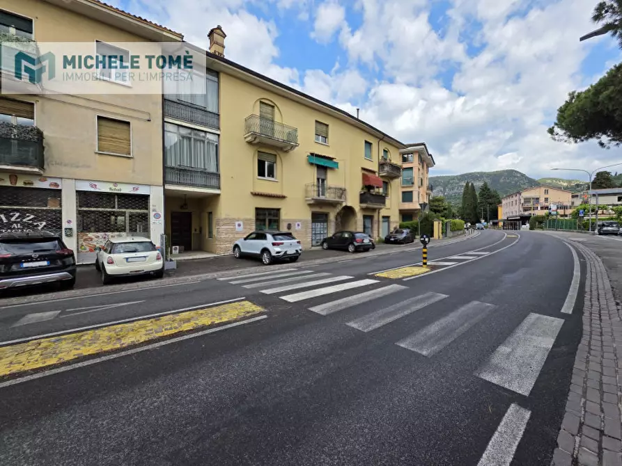 Immagine 5 di Negozio in affitto  in Corso Italia a Garda