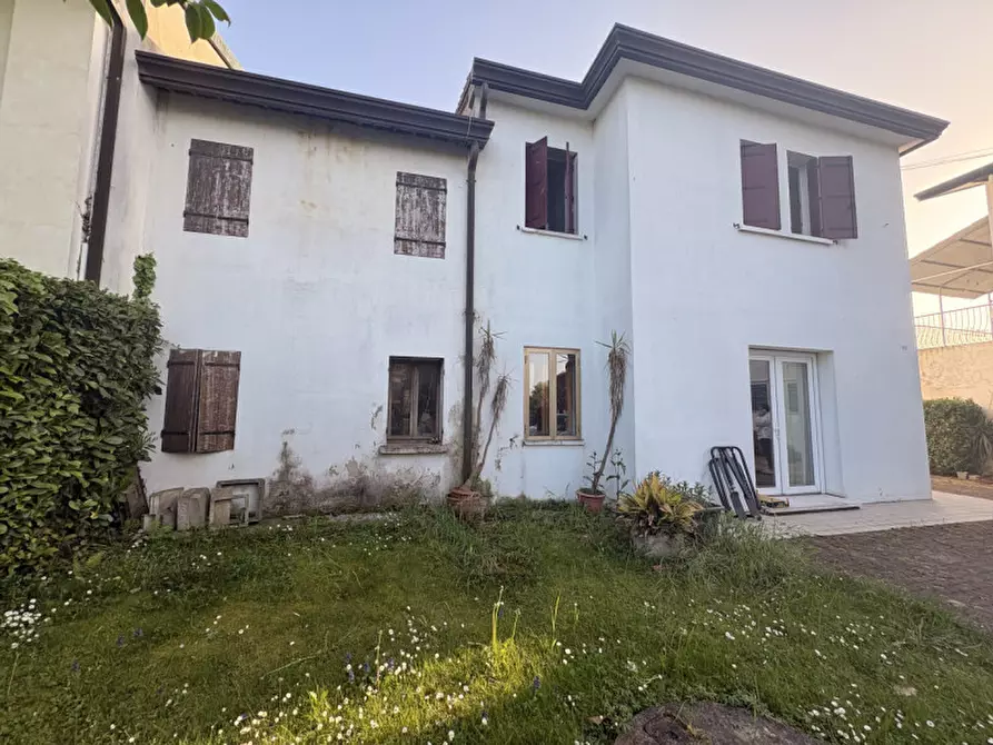 Immagine 1 di Casa bifamiliare in vendita  in Via Zeminianella a Santa Maria Di Sala
