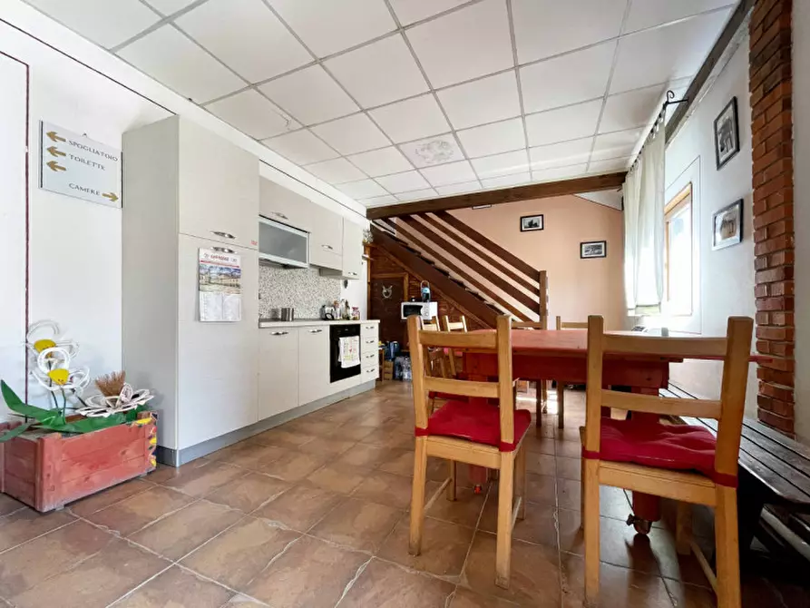 Immagine 7 di Casa quadrifamiliare in vendita  in regione monte oro 7 a Ameno