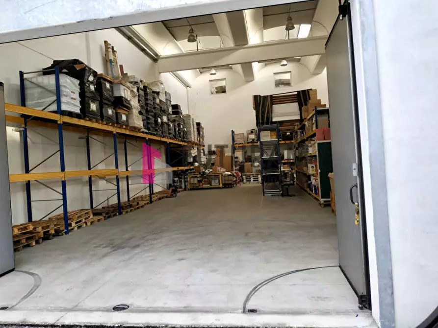 Immagine 10 di Capannone industriale in affitto  in VIA ROMA 1 a Cadoneghe
