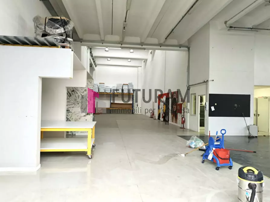 Immagine 11 di Capannone industriale in affitto  in VIA ROMA 1 a Cadoneghe