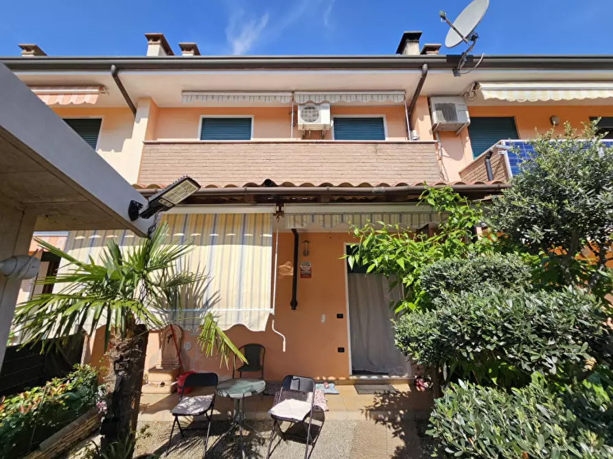 Immagine 6 di Villetta a schiera in vendita  in VIA POLESINE a Castagnaro