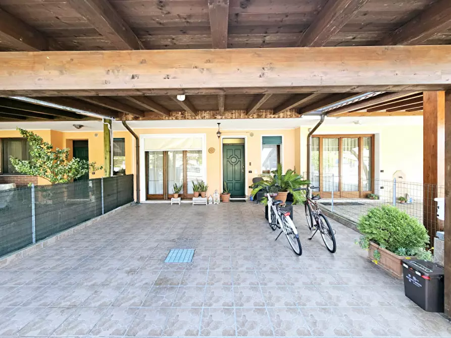 Immagine 7 di Villetta a schiera in vendita  in VIA POLESINE a Castagnaro