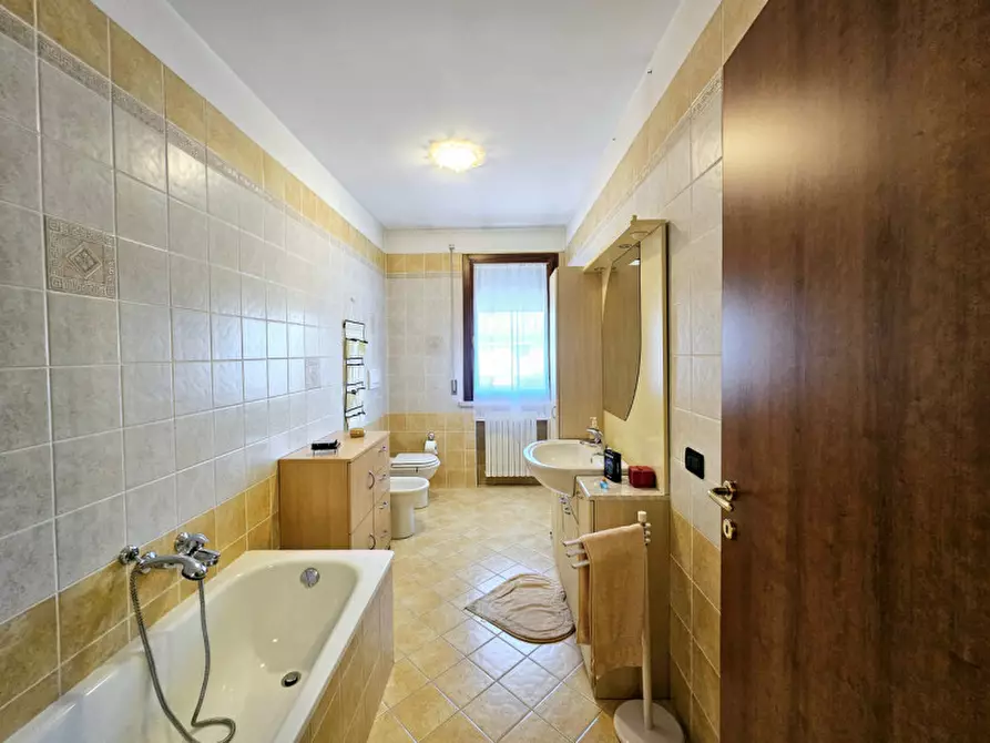 Immagine 10 di Villetta a schiera in vendita  in VIA POLESINE a Castagnaro