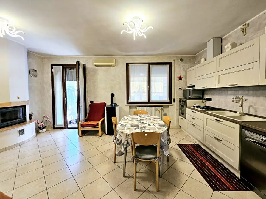 Immagine 14 di Villetta a schiera in vendita  in VIA POLESINE a Castagnaro