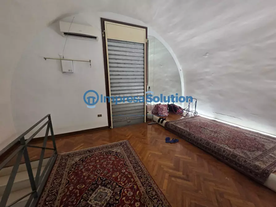 Immagine 26 di Negozio in vendita  in Via Duomo a Napoli