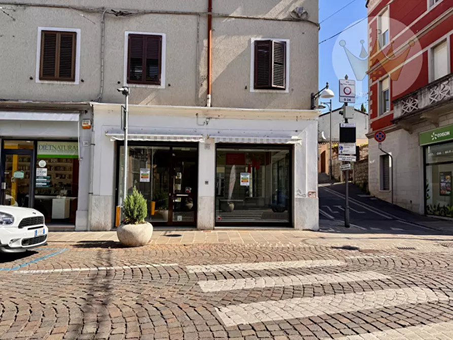 Immagine 1 di Negozio in vendita  in Corso del Popolo 40 a Monfalcone