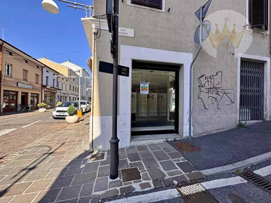 Immagine 5 di Negozio in vendita  in Corso del Popolo 40 a Monfalcone