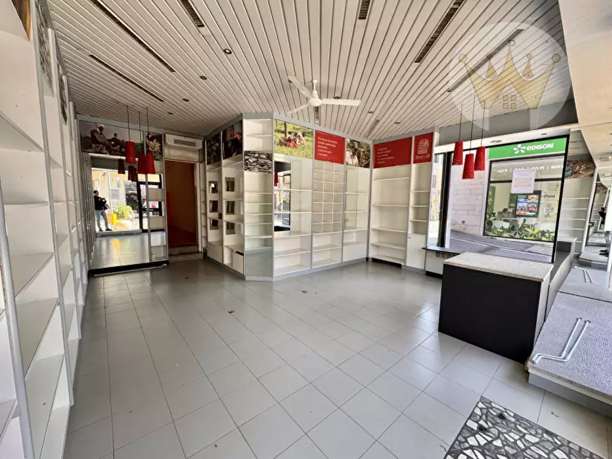 Immagine 6 di Negozio in vendita  in Corso del Popolo 40 a Monfalcone