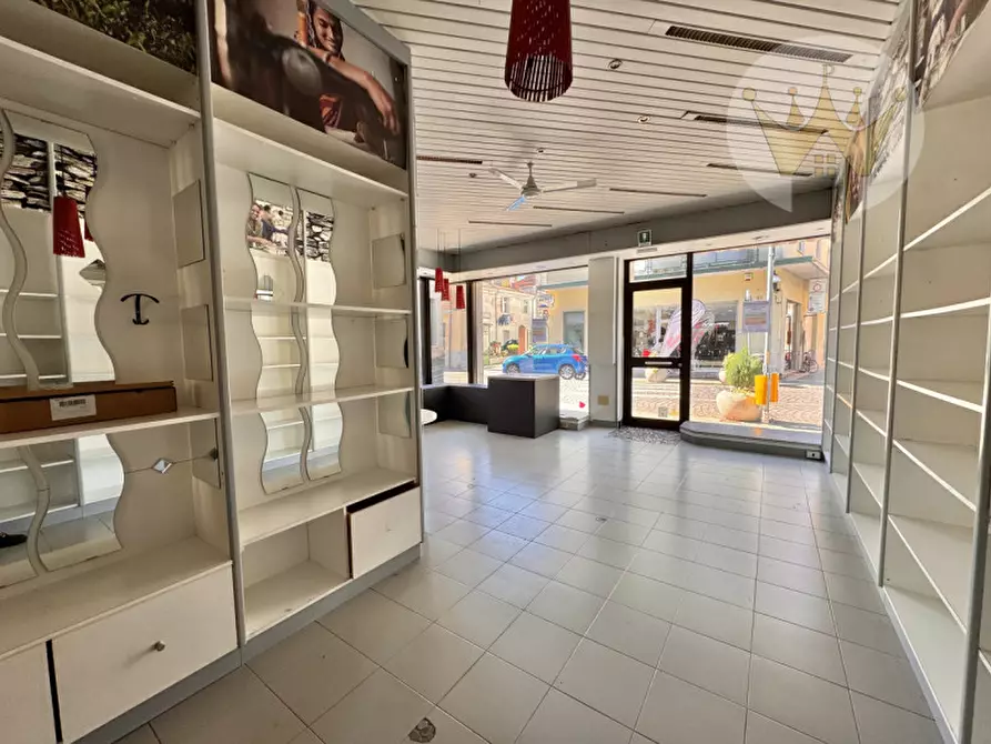 Immagine 8 di Negozio in vendita  in Corso del Popolo 40 a Monfalcone