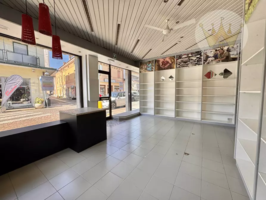 Immagine 12 di Negozio in vendita  in Corso del Popolo 40 a Monfalcone