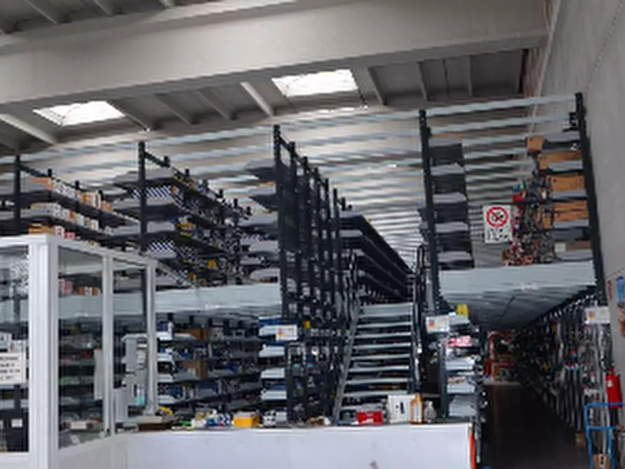 Immagine 3 di Capannone industriale in vendita  in Via Antonio Zanette, 15 a Pordenone