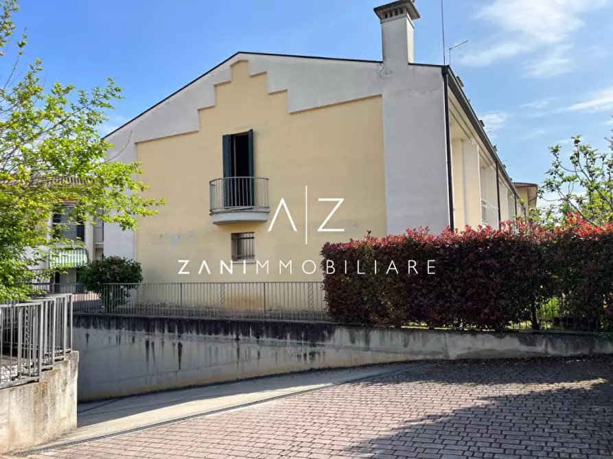 Immagine 1 di Villetta a schiera in vendita  in Via Roma a San Martino Di Lupari