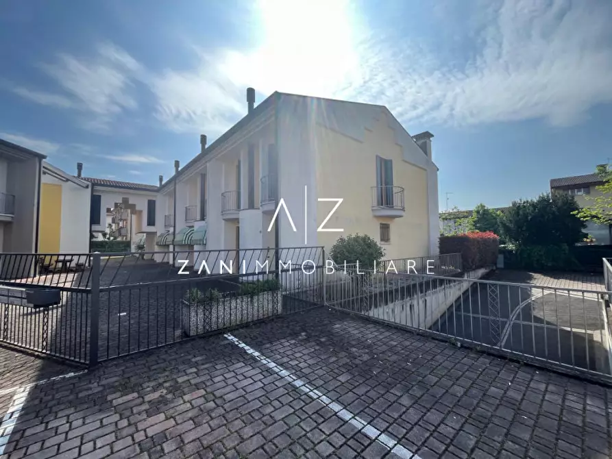 Immagine 4 di Villetta a schiera in vendita  in Via Roma a San Martino Di Lupari