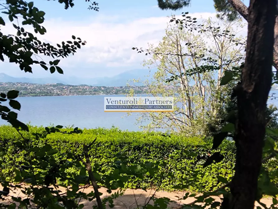 Immagine 1 di Terreno in vendita  in Via lungolago Cesare Battisti a Desenzano Del Garda