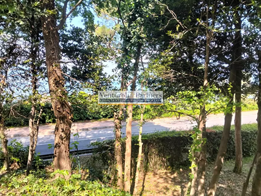 Immagine 9 di Terreno in vendita  in Via lungolago Cesare Battisti a Desenzano Del Garda