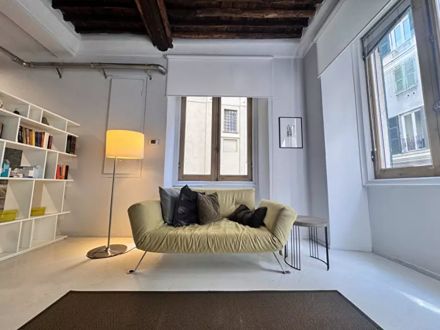 Immagine 1 di Appartamento in vendita  in piazza de marini a Genova