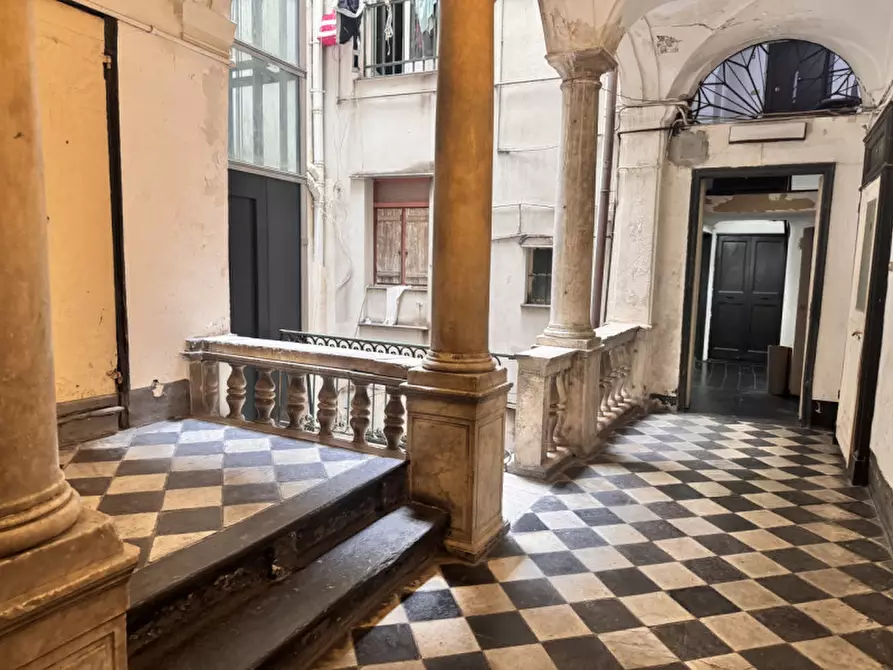Immagine 8 di Appartamento in vendita  in piazza de marini a Genova