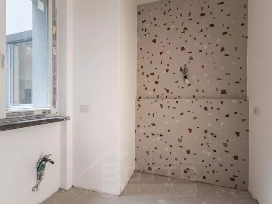 Immagine 17 di Ufficio in vendita  in Corso della Liberazione 85 a Arona