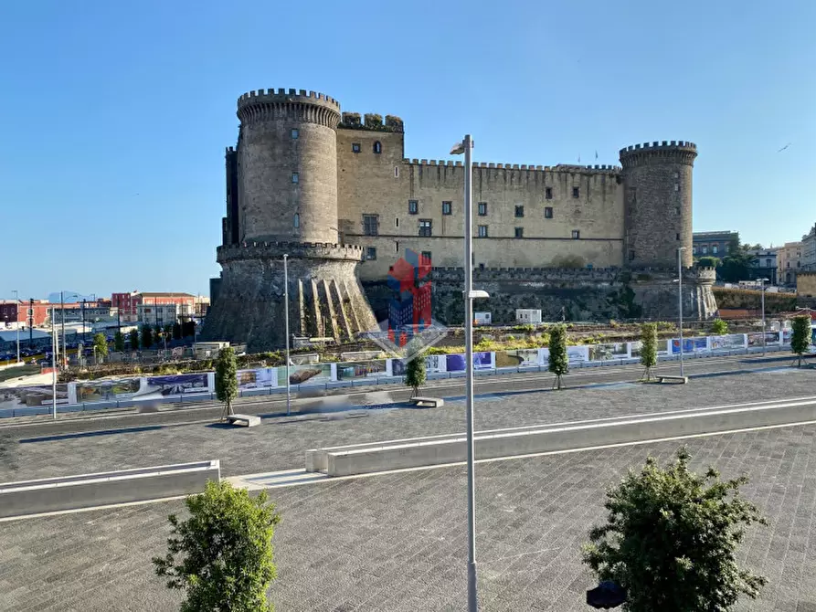 Immagine 3 di Appartamento in vendita  in PIAZZA MUNICIPIO ESCLUSIVO BILOCALE a Napoli
