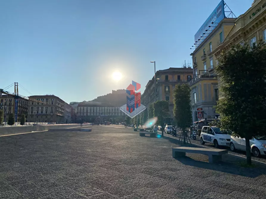 Immagine 6 di Appartamento in vendita  in PIAZZA MUNICIPIO ESCLUSIVO BILOCALE a Napoli