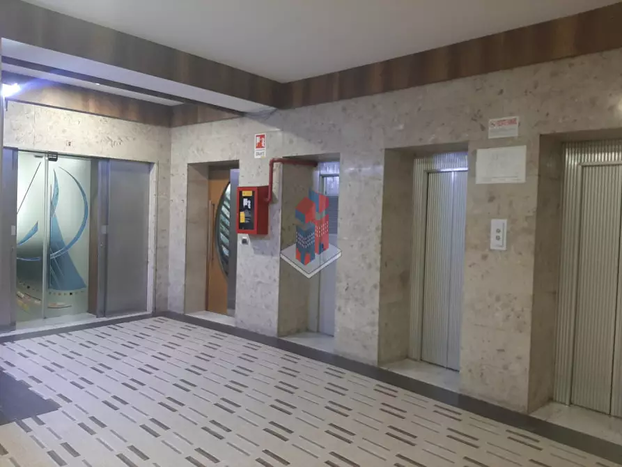 Immagine 10 di Appartamento in vendita  in PIAZZA MUNICIPIO ESCLUSIVO BILOCALE a Napoli