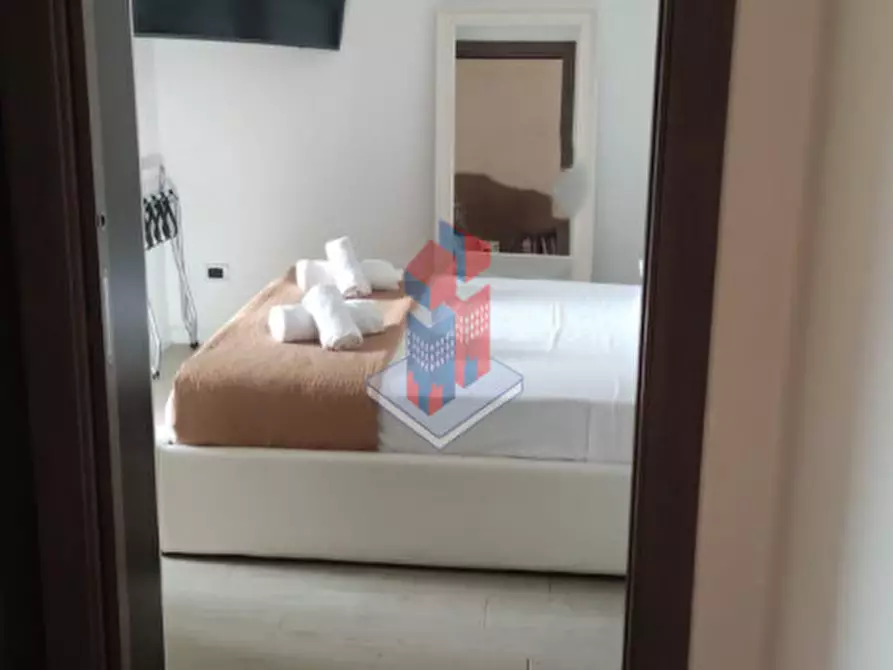 Immagine 14 di Appartamento in vendita  in PIAZZA MUNICIPIO ESCLUSIVO BILOCALE a Napoli