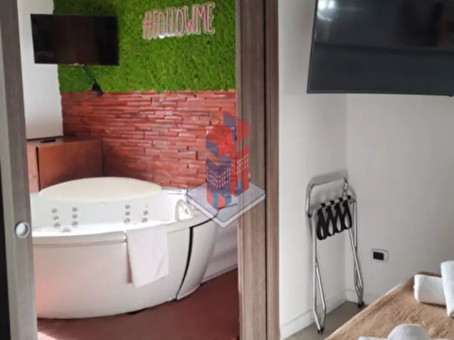 Immagine 15 di Appartamento in vendita  in PIAZZA MUNICIPIO ESCLUSIVO BILOCALE a Napoli