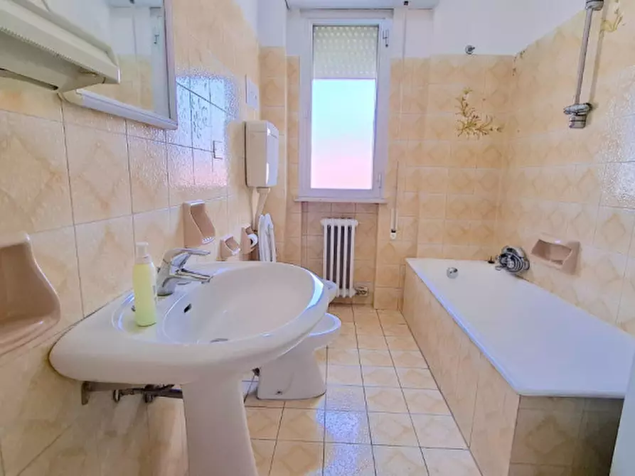 Immagine 8 di Appartamento in vendita  in VIA DON GIOVANNI MINZONI a Misano Adriatico
