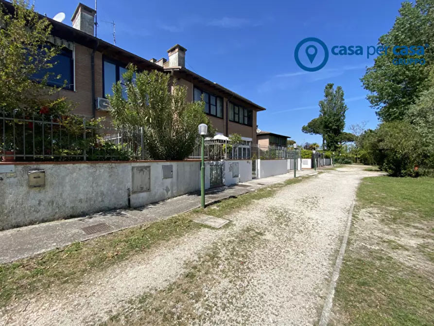 Immagine 3 di Villetta a schiera in vendita  in Viale Delle Nazioni Unite a Comacchio