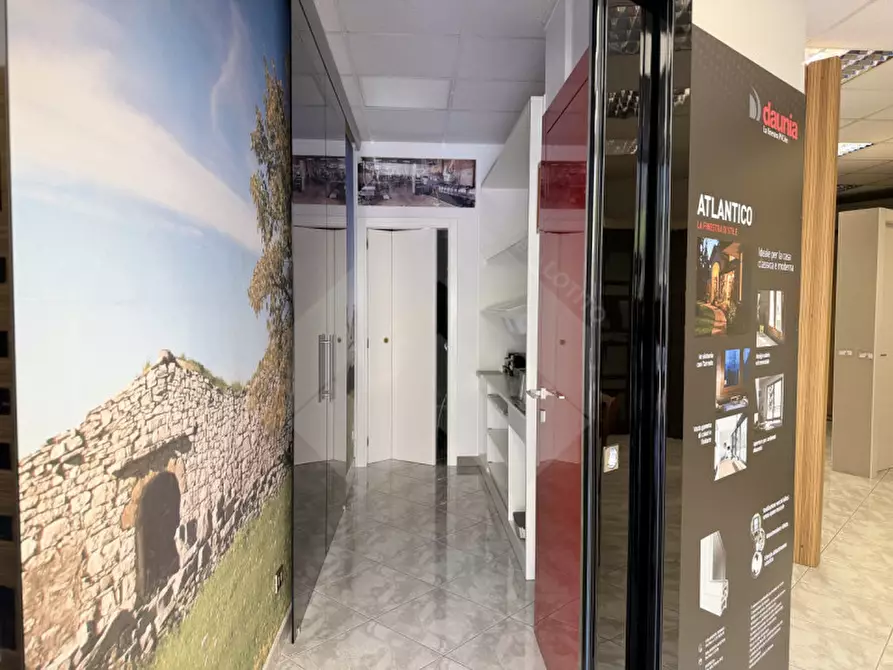 Immagine 3 di Negozio in vendita  in Via Barletta, 153-155 a Andria