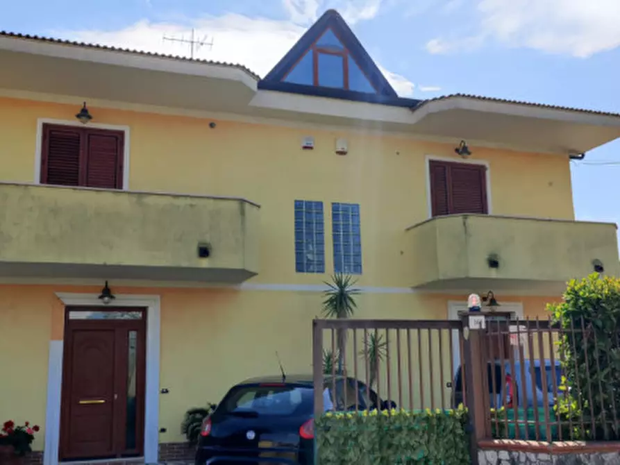 Immagine 2 di Casa bifamiliare in vendita  in VIA PALMENTO a Eboli