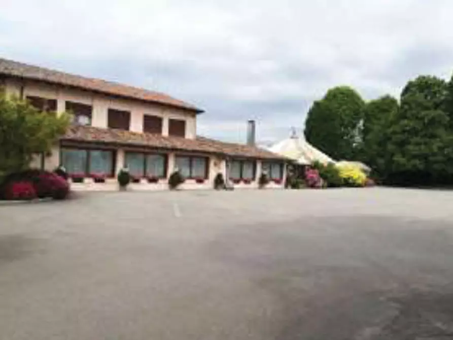Immagine 1 di Attività commerciale in vendita  in Via Loreggia di Salvarosa a Castelfranco Veneto