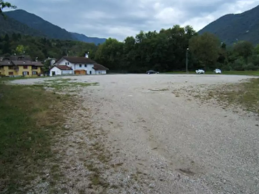 Immagine 3 di Terreno in vendita  in Via Monte Grappa a Seren Del Grappa