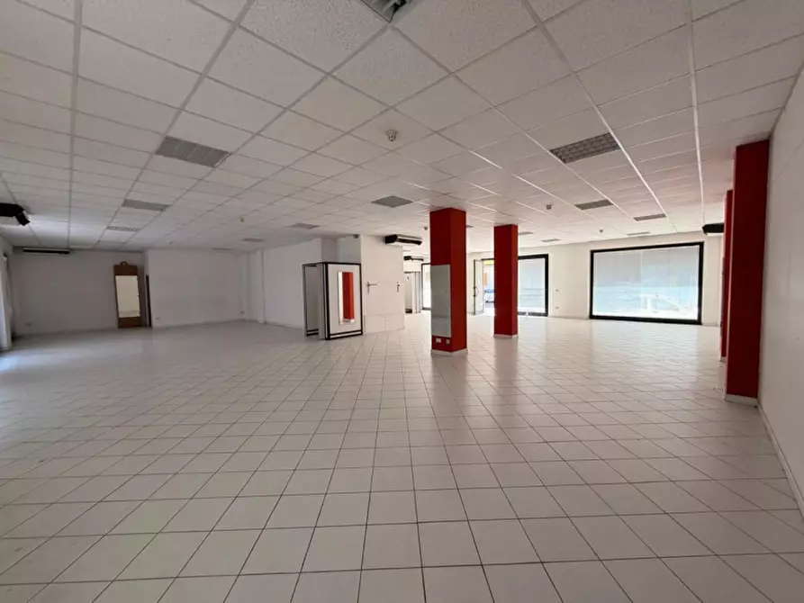 Immagine 1 di Negozio in vendita  in Via Giuseppe Mazzini, 223, 63821 Porto Sant'Elpidio FM, Italia a Porto Sant'elpidio