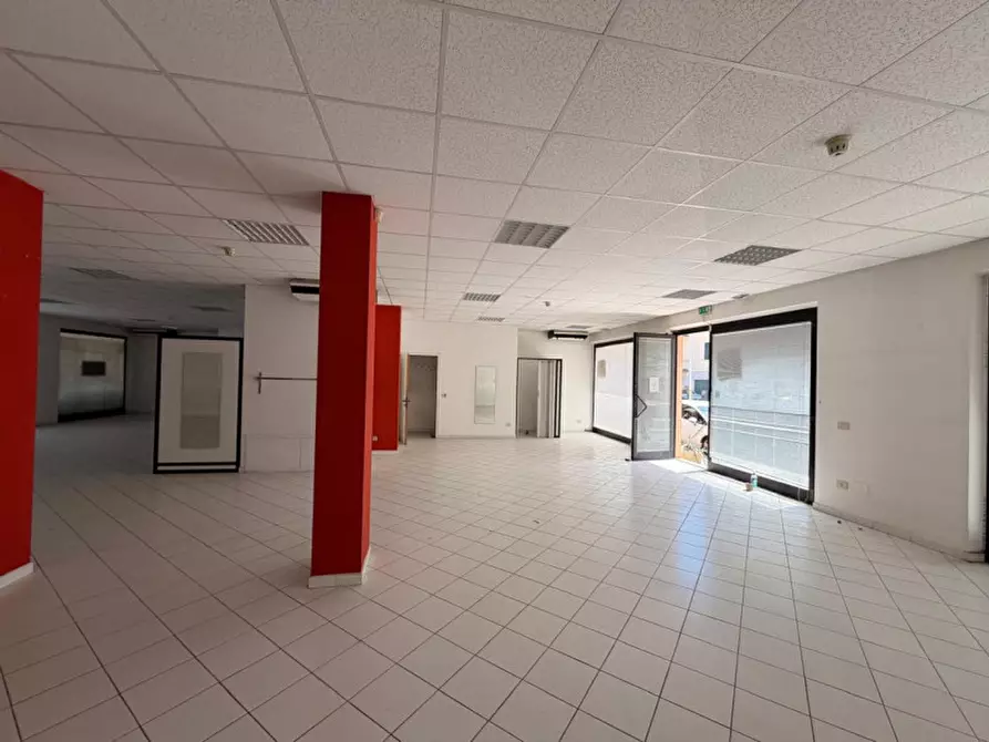 Immagine 3 di Negozio in vendita  in Via Giuseppe Mazzini, 223, 63821 Porto Sant'Elpidio FM, Italia a Porto Sant'elpidio