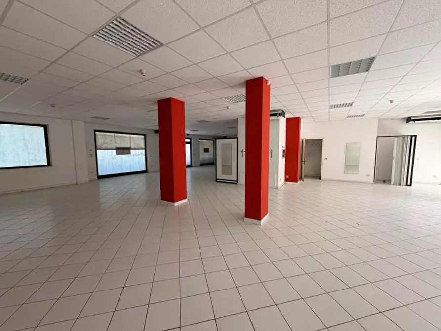 Immagine 4 di Negozio in vendita  in Via Giuseppe Mazzini, 223, 63821 Porto Sant'Elpidio FM, Italia a Porto Sant'elpidio