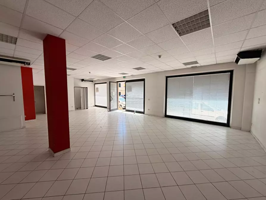Immagine 11 di Negozio in vendita  in Via Giuseppe Mazzini, 223, 63821 Porto Sant'Elpidio FM, Italia a Porto Sant'elpidio