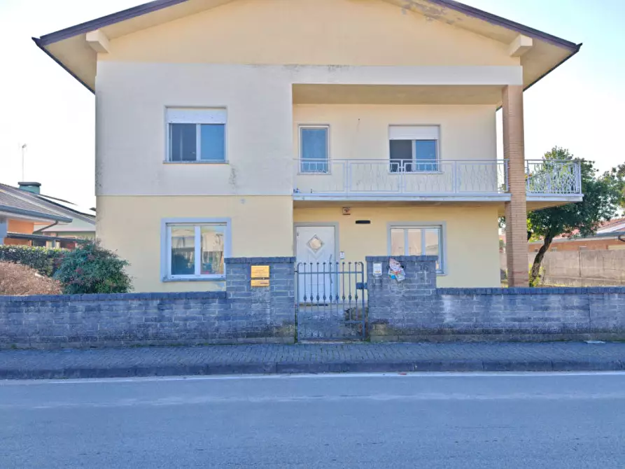 Immagine 1 di Casa bifamiliare in vendita  in via delle scuole, 16 a Lestizza