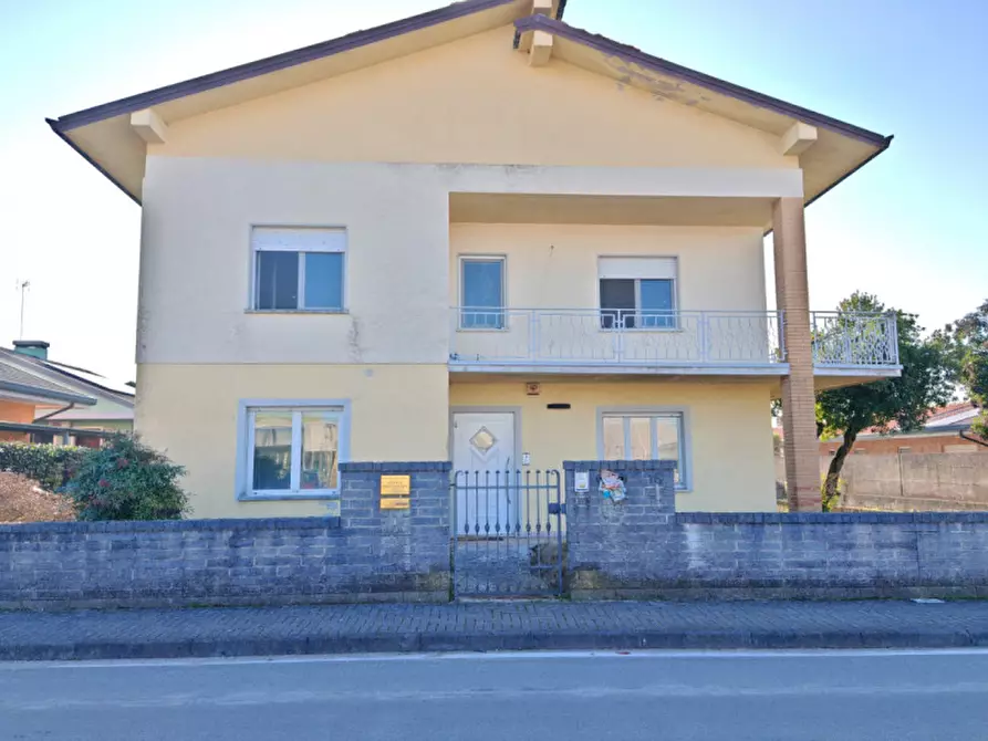 Immagine 13 di Casa bifamiliare in vendita  in via delle scuole, 16 a Lestizza