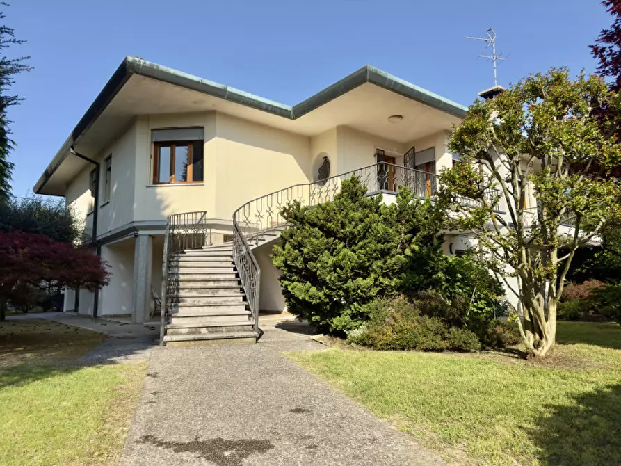 Immagine 1 di Villa in vendita  in Via Toscanini a Limena
