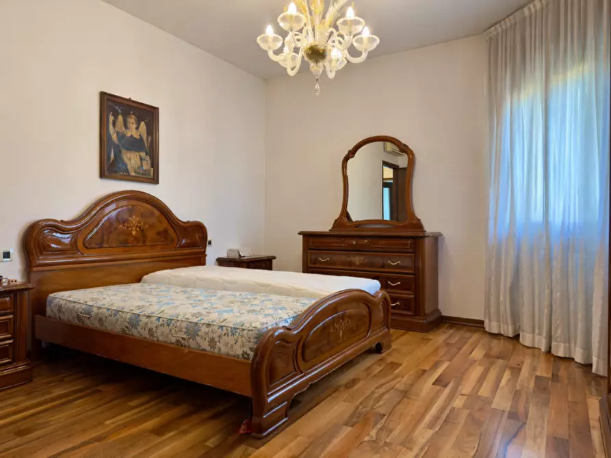 Immagine 29 di Villa in vendita  in Via Toscanini a Limena