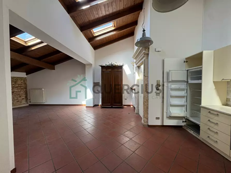 Immagine 1 di Appartamento in vendita  in Via Roma a Soave