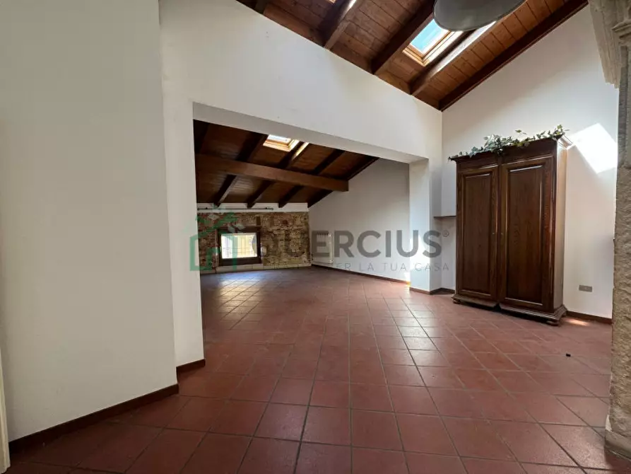 Immagine 2 di Appartamento in vendita  in Via Roma a Soave
